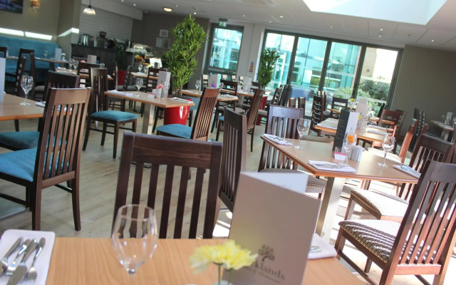 Drayton Manor Hotel