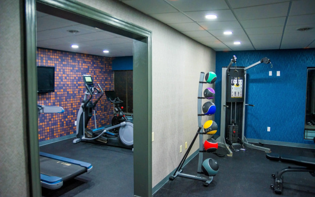 La Quinta Inn & Suites by Wyndham Fayetteville I-95