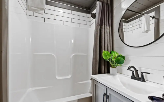 Sweet Escape By Ghosal Luxury Lodging