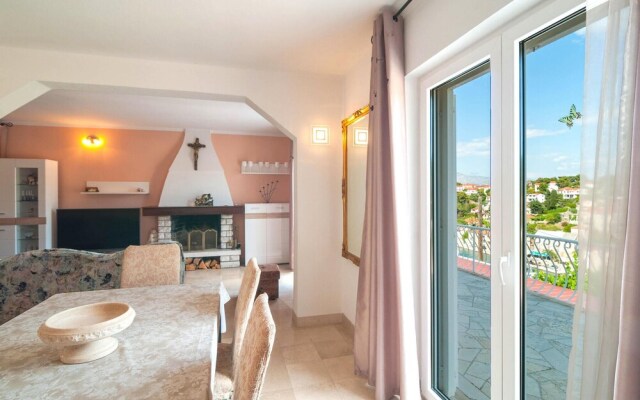 Awesome Home in Splitska With Wifi and 3 Bedrooms
