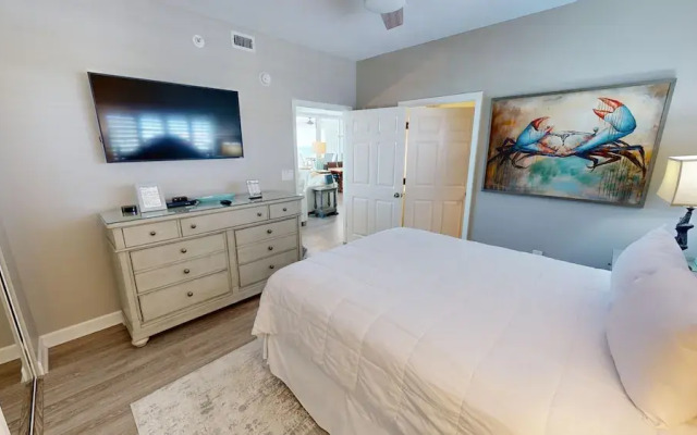 Oceania 405 3 Bedroom Condo by RedAwning