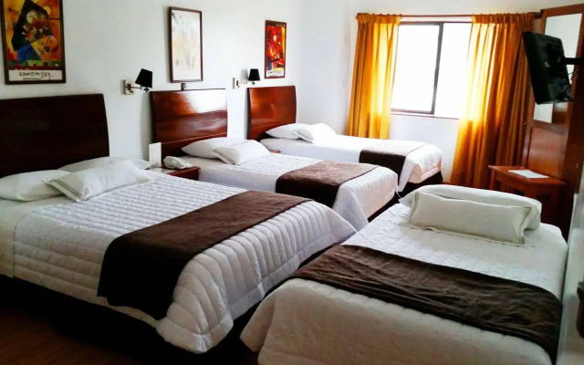 Epiqus Hotel