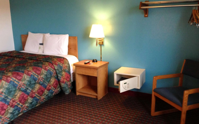 Motel 6 Sedalia, MO