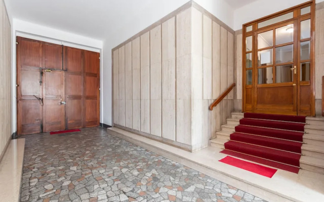 Cialdini Apartment near City Center