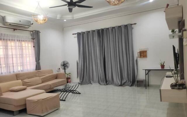 Taiping Vacation Home