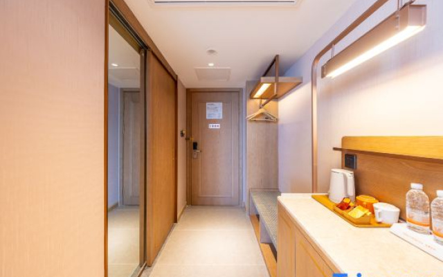 Vienna Hotel (Tianshui Center Square People's Park)