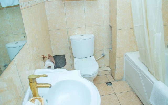 Royal Crest Hotel & Suites