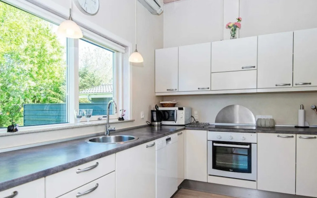 6 Person Holiday Home in Tarm