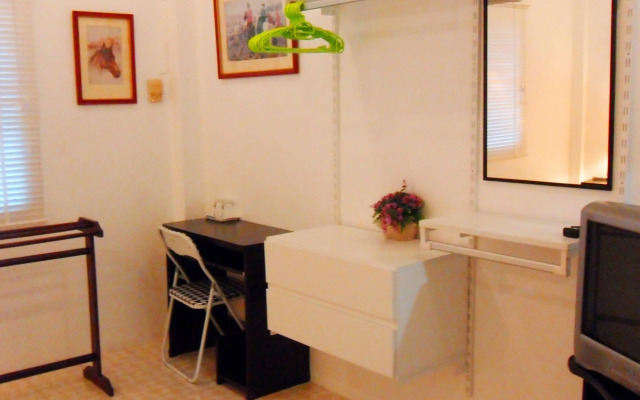 Corner Cafe Bed & Breakfast