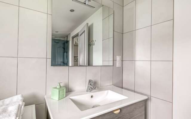 Quaint Holiday Home in Tracy sur Mer near Seabeach