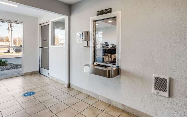 Motel 6 Fort Wayne, IN