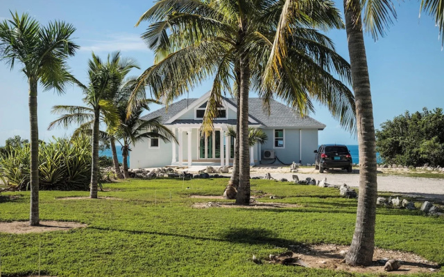 Island Getaway: Charming Cottage Steps From The Beach — фото 2