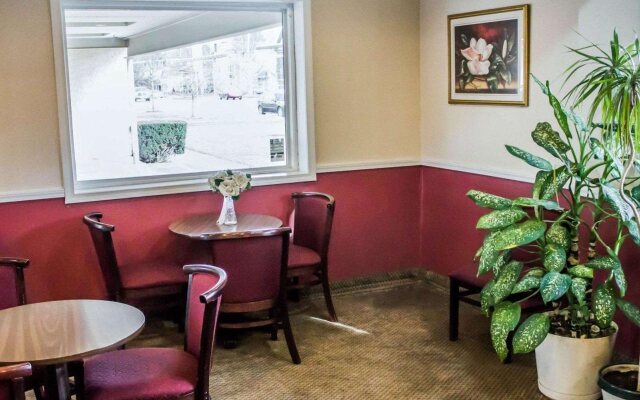 Econo Lodge Cortland Downtown