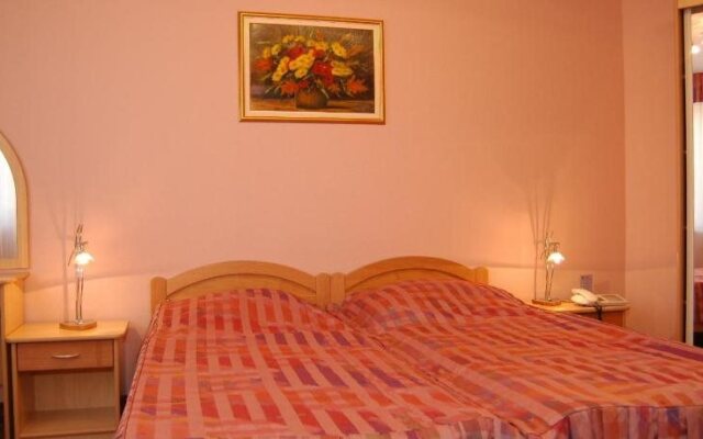 Hozam Hotel