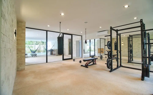 Pure Condos 302 By Lockey