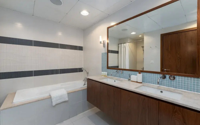 Stunning 3BR at the Palm w Beach Access