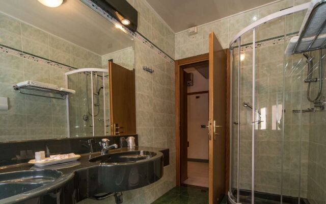 New Petit Hotel
