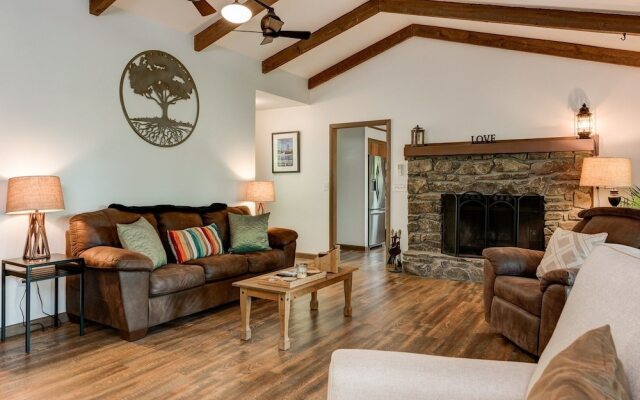 Spy Rock - 3 Br Cabin