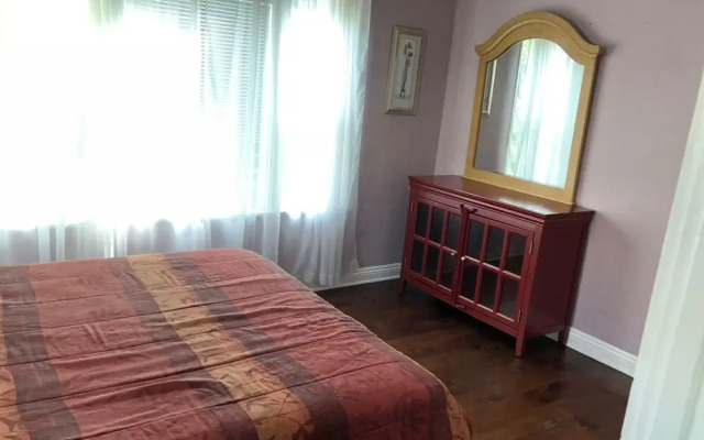 Unique 2 Bedroom in Burbank