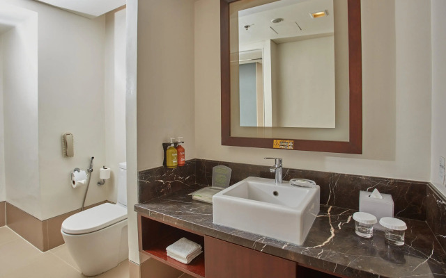 Holiday Inn & Suites Makati by IHG