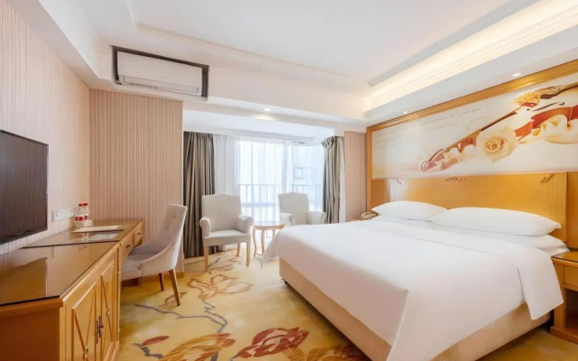 Vienna Hotel Shenzhen Xixiang Gushu Branch