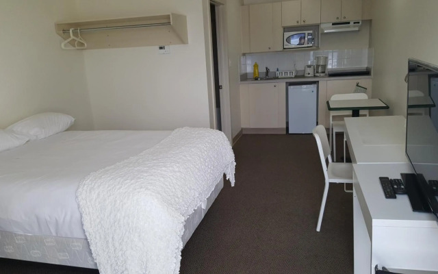 waintel studio-wainwright motel