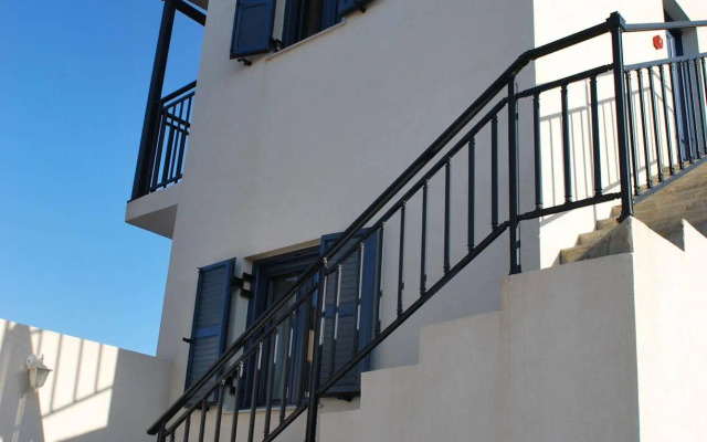 Okirroi Villas
