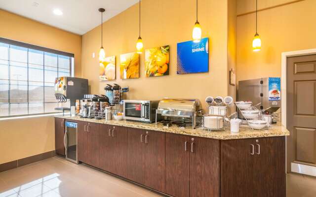 Comfort Inn & Suites