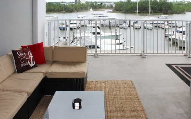 Whar305x 2 Bedroom Condo