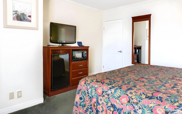 Redondo Inn and Suites