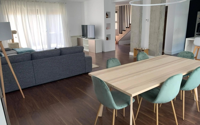 Agradable chalet con piscina privada cerca de Madrid