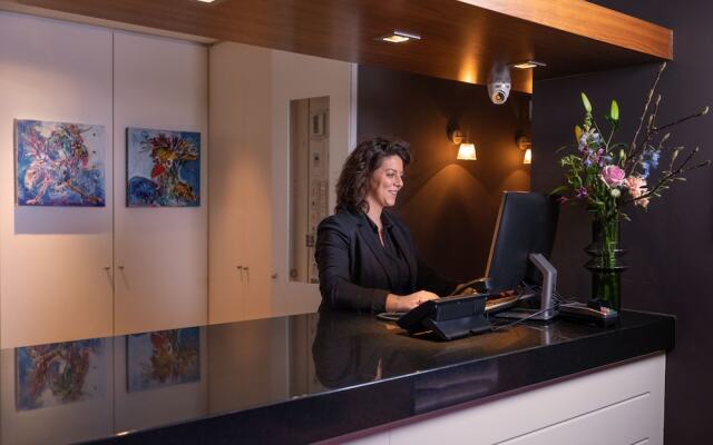 City Hotel