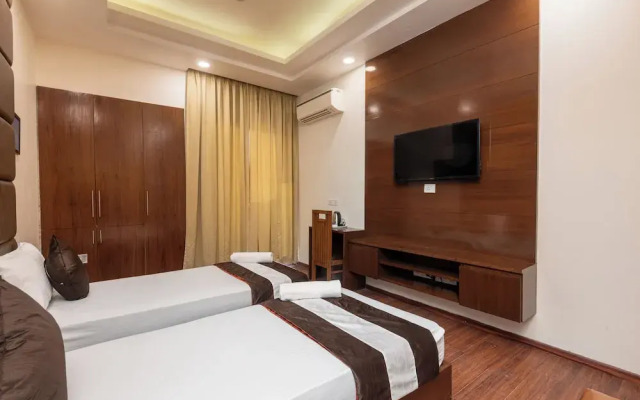 Saavi Hotel Sector- 46