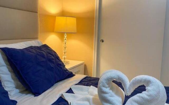 Your Cozy Spacious home with Heated Pool