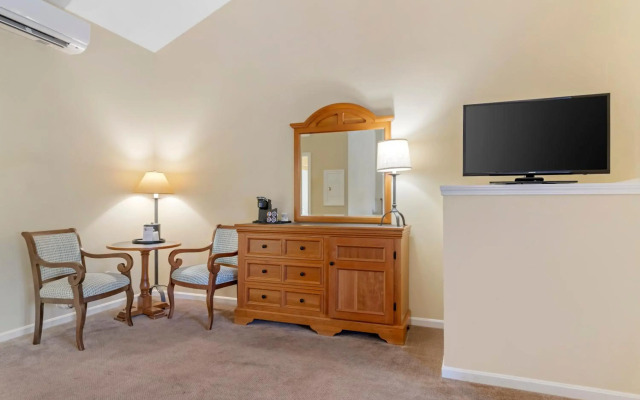 Meadowmere Resort