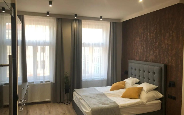 Silver Dawn Apartments