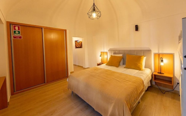 Luxury Palm Suites