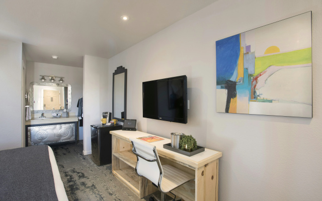 The Sage Hotel - Image 5
