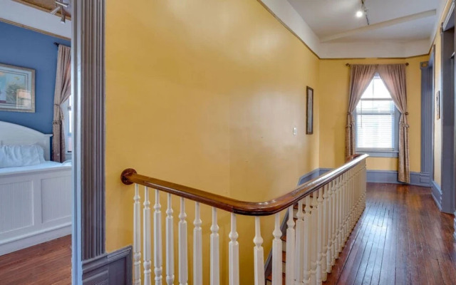 Forsyth Park 2 Bedroom Beauty