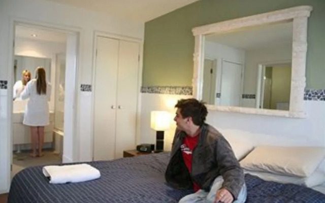 Harbourside Apartments