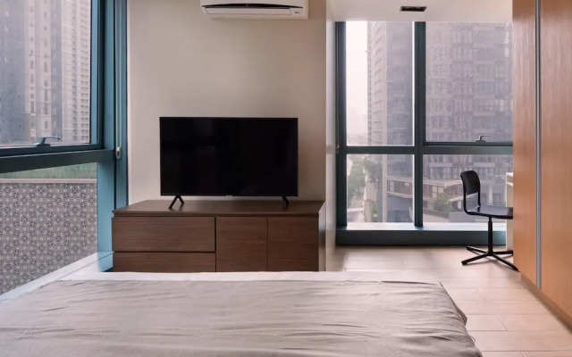 Luxury 2BR in Uptown Bgc, Free Pool use
