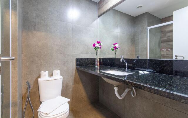 Illusion Flat #407 - Suíte ao Mar por Carpediem