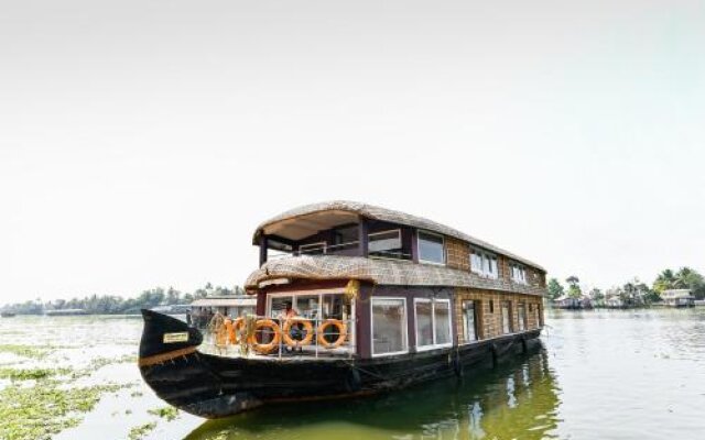 Oyo 29757 Amare Deluxe Houseboat