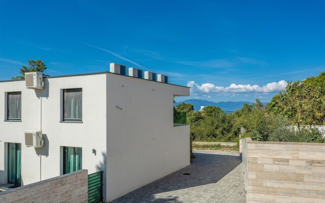 Stunning Home in Malinska With Wifi and 2 Bedrooms