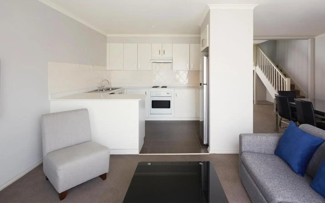 Pinnacle Apartments