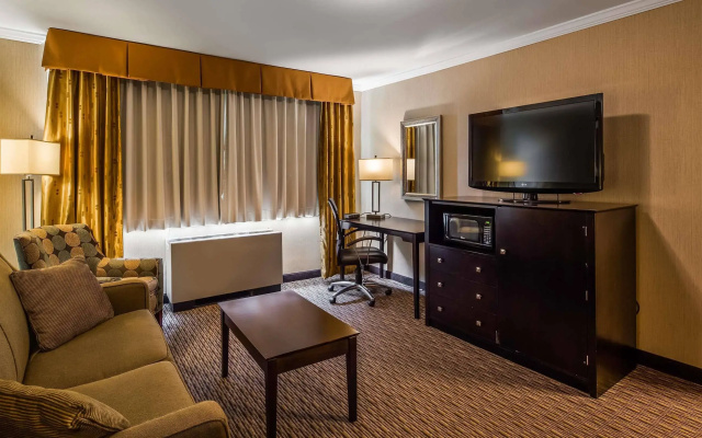 Hotel Watertown