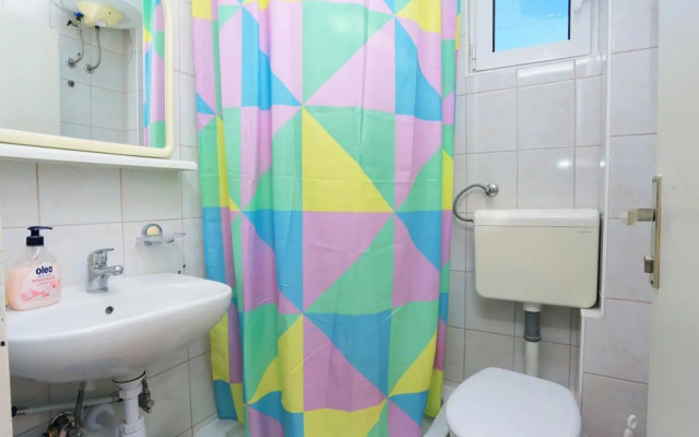 Apartments and rooms with parking space Tucepi, Makarska - 5263