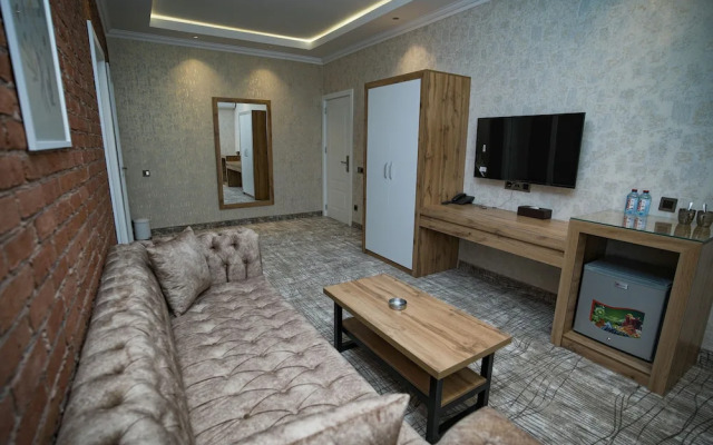 Lakeside Hotel & Spa