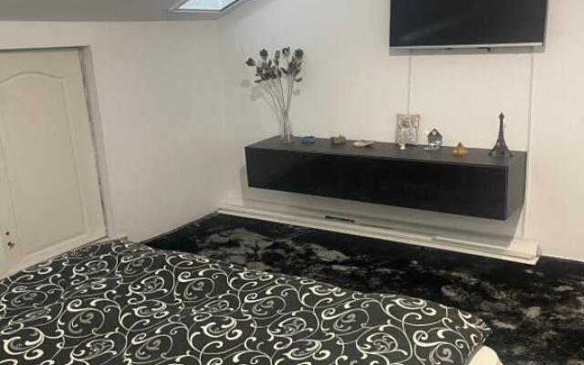 Apartament cu scara interioară