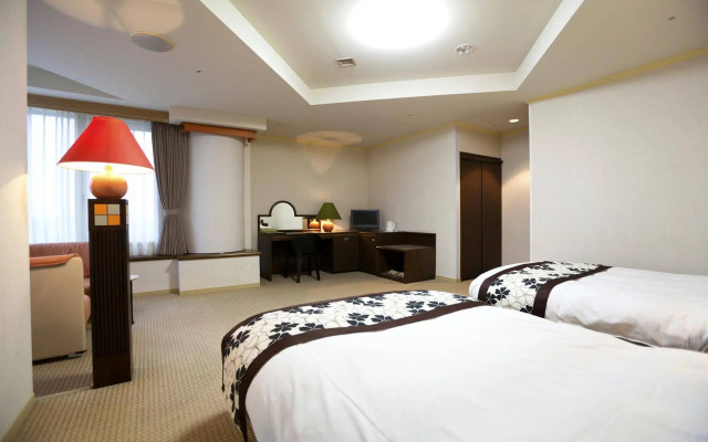 Northern Arc Resort Hotel